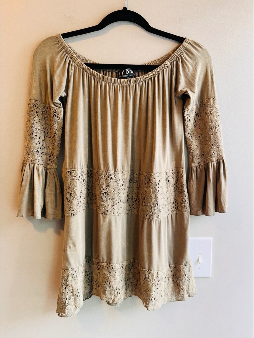 POL Boho Taupe Off-the-Shoulder Lace Tunic Top Bell Sleeve Distressed
